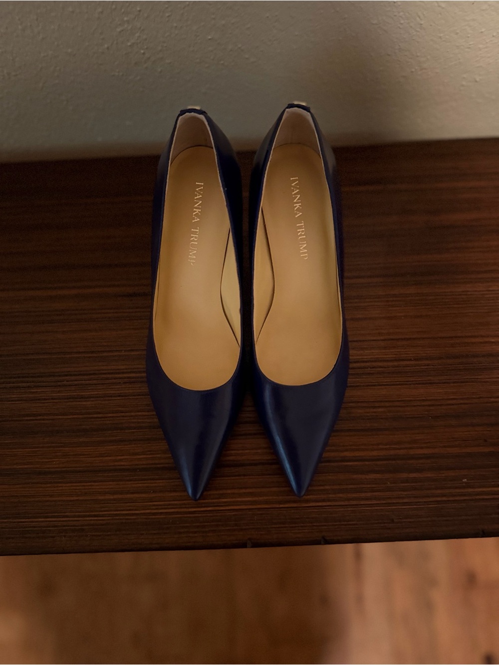 Ivanka Trump Navy Blue Leather Pointed Toe Kitten Heels Pumps Women’s Size 7.5M